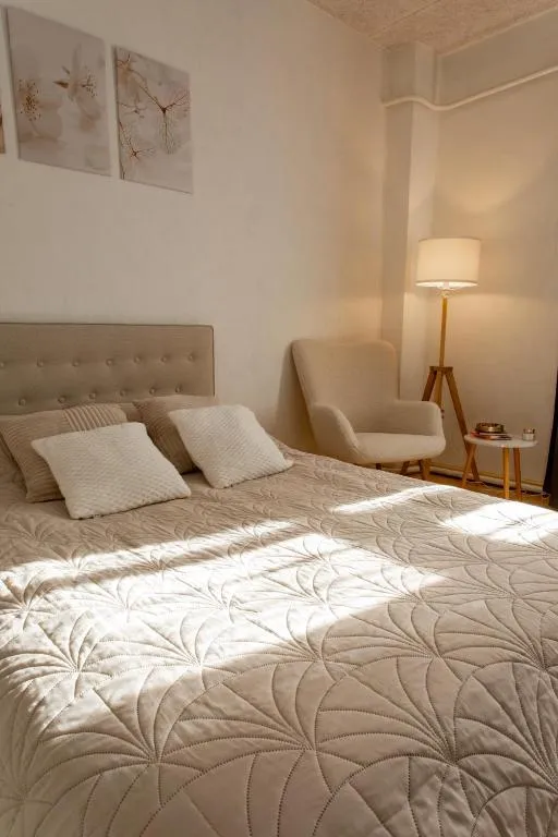 Parka ielas apartamenti, hotel in Alūksne