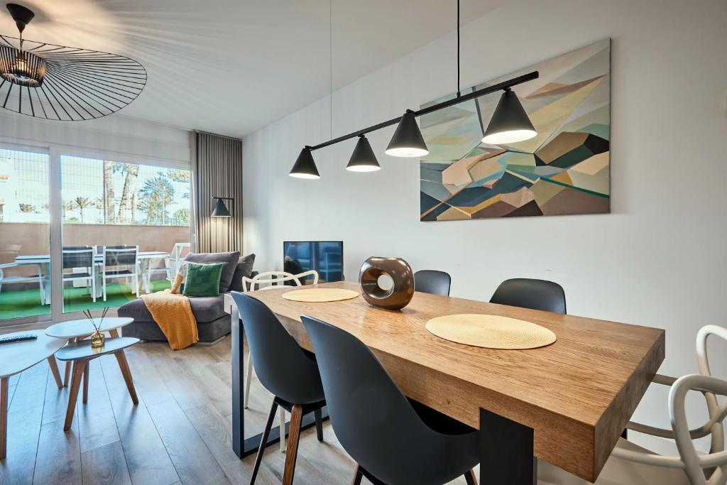 2 Beachfront apartments for 12 guests in Alicante - by Welcomely - 4