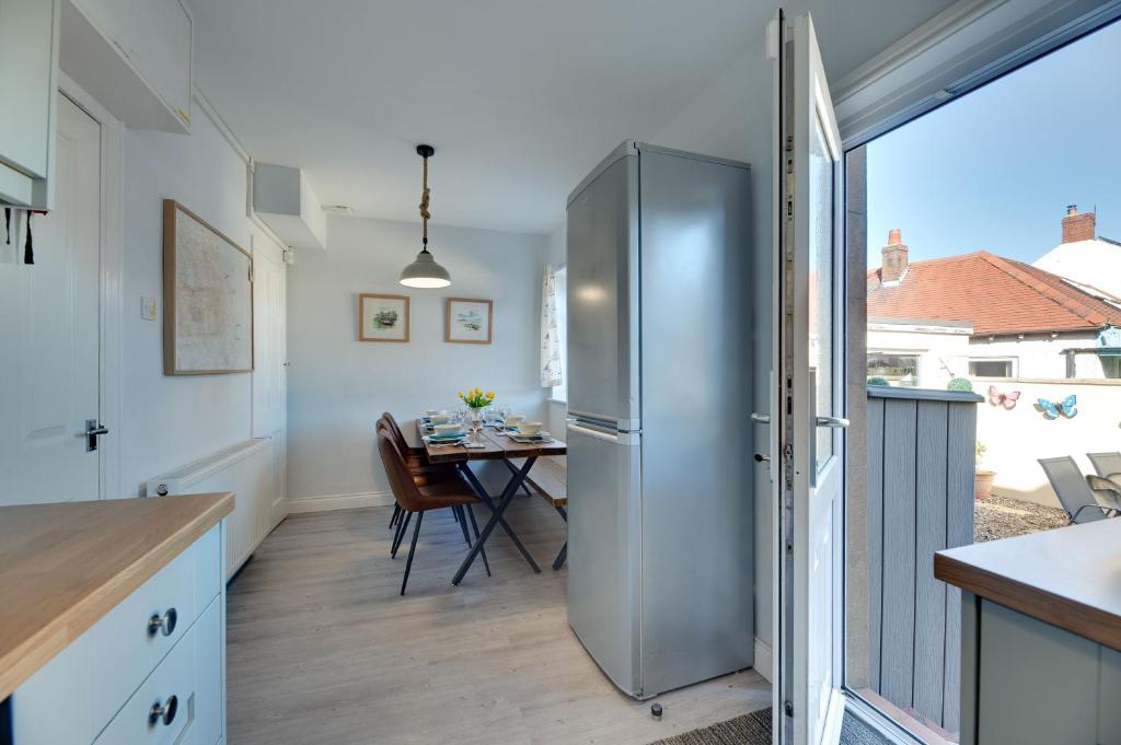 1 Beechcroft Cottage, Seahouses photo 3