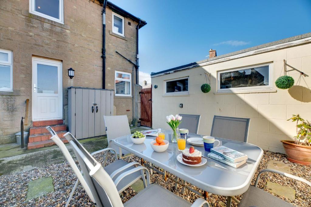 1 Beechcroft Cottage, Seahouses photo 7