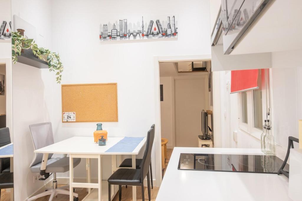 Modern, temporary, and practical apartment in Chamberí VAR120 - 4