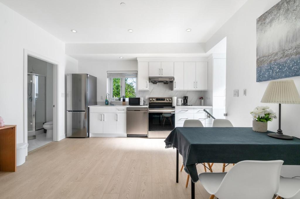 Charming 2-BD Retreat in the Heart of Vancouver, Vancouver