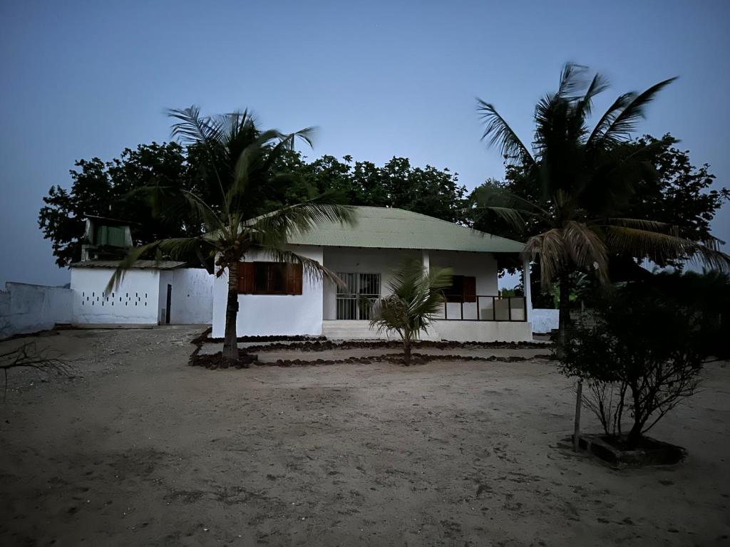 Stash House, Cap Skirring