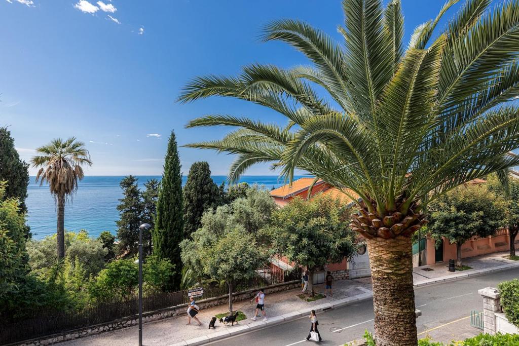BELLOCHIO - Apartment 2BDR with sea view - AC - Parking, Menton