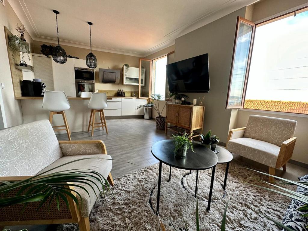 PEYRONNET - Fabulous 2 bedrooms - Sea view - Beach 2min away - 1