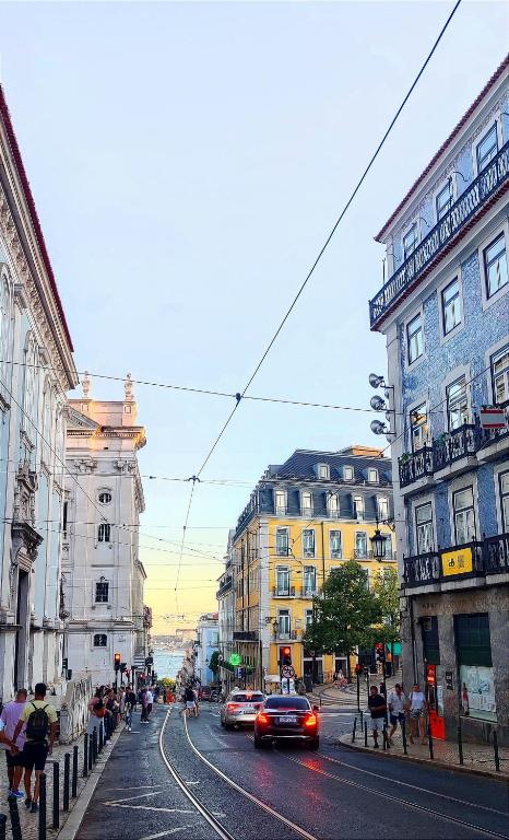 Bedrooms in Lisbon's Bairro Alto in Shared Accommodation, Lisabon