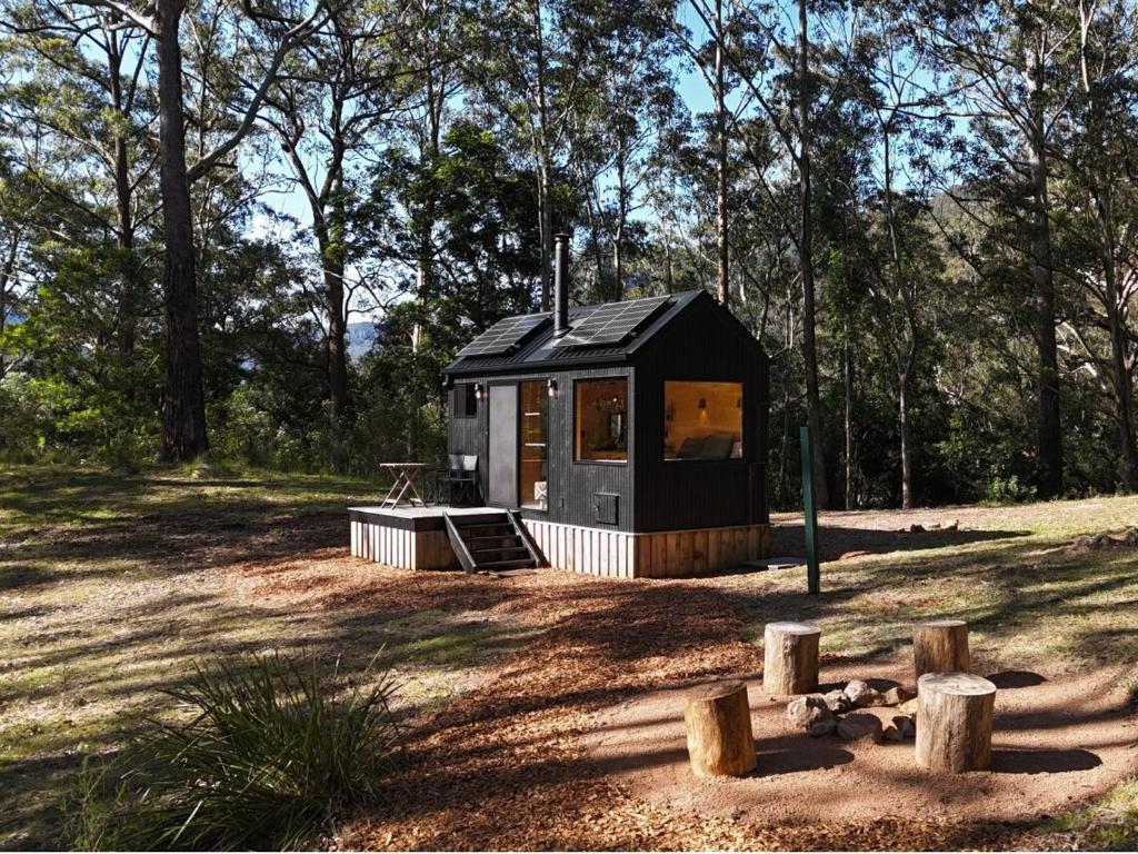 Secluded Off-Grid Cabin Deep in Nature - Gaia, Barrengarry