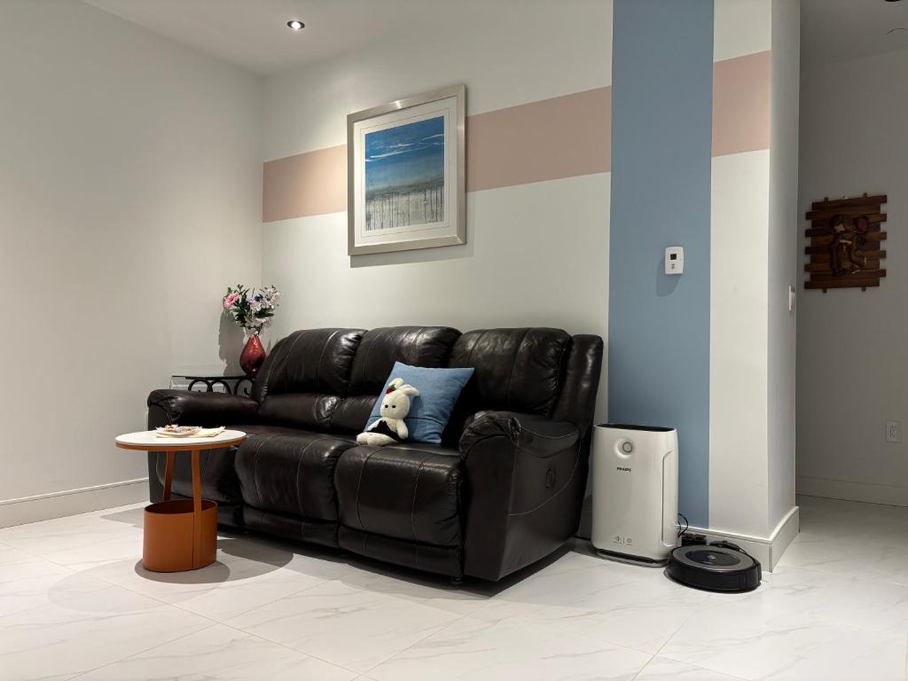 Fancy Family Suite with Parking near UBC, Vancouver