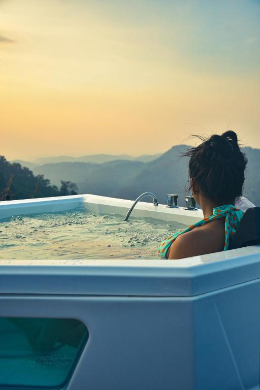 Bellway Chalets, Dedugala