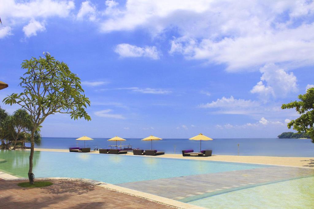 スイミングプール