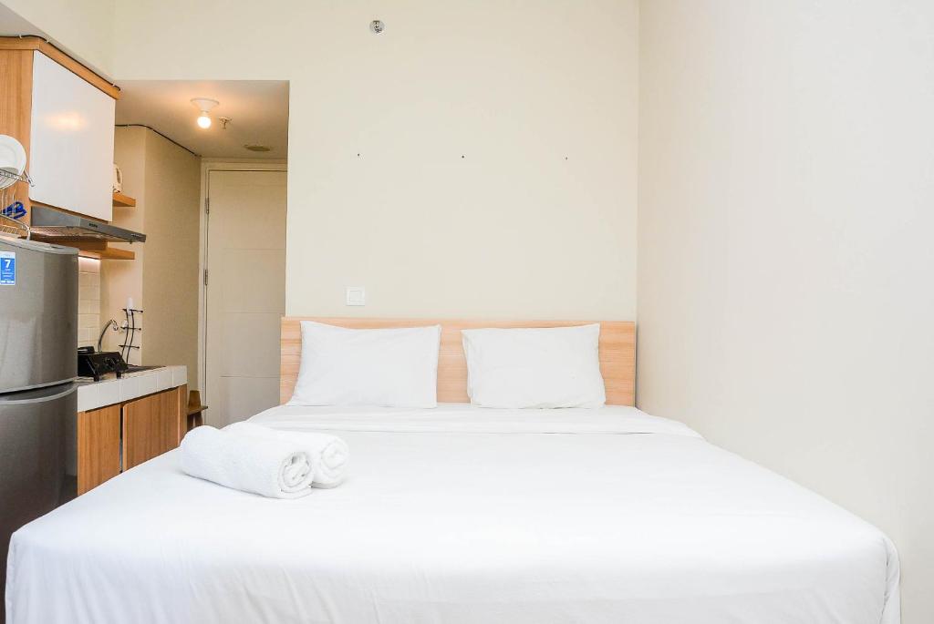 Relaxing Studio at Springlake Sumarecon Bekasi Apartment By Travelio, Bekasi
