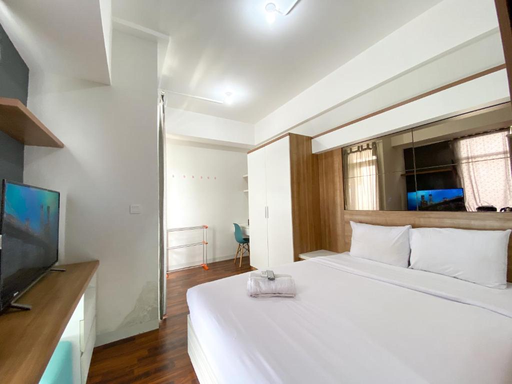 Modern Look and Warm Studio at Vasanta Innopark Apartment By Travelio, Cikarang