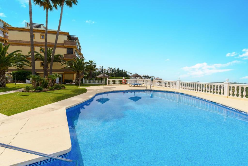 View Of The Sun Apartment With Pool - Happy Rentals - 2