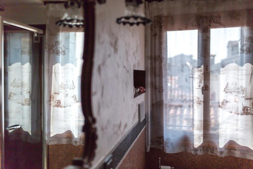 Ca Manzoni Apartment with Terrace photo