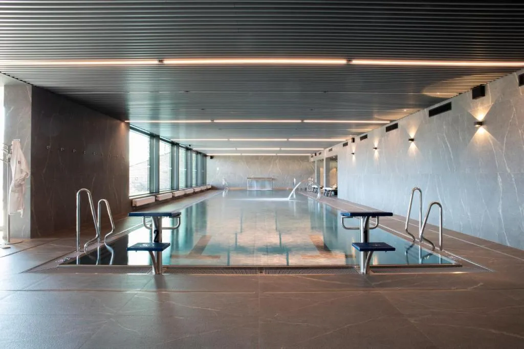 Amenity Hotel & Resort Česká Kanada，位于新比斯特日采的酒店