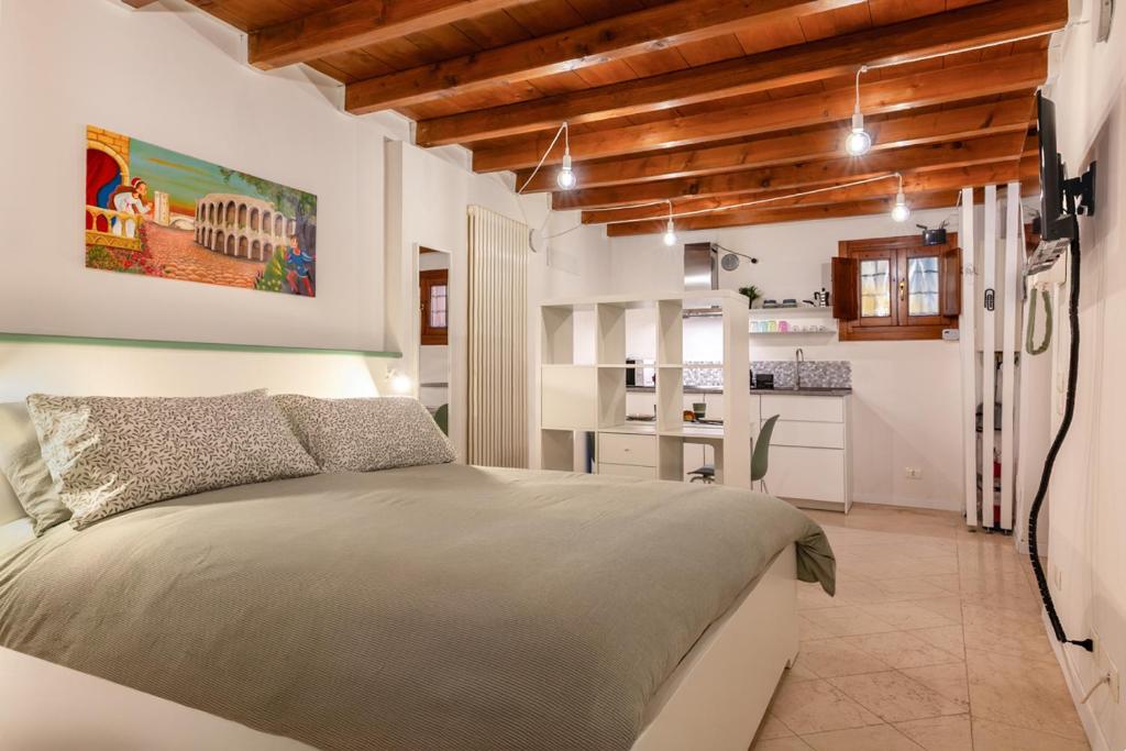 Anniusca Nest, Verona