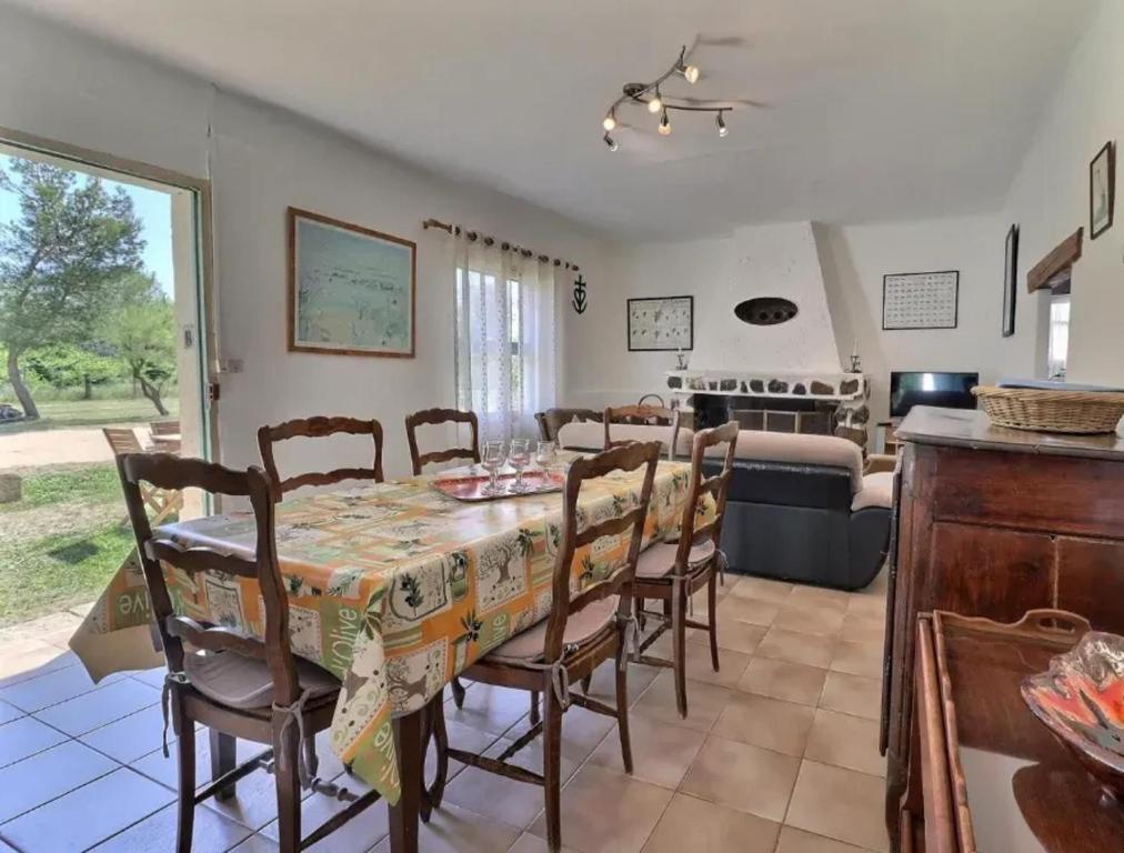 Charmante maison en Camargue avec piscine partagée - 3