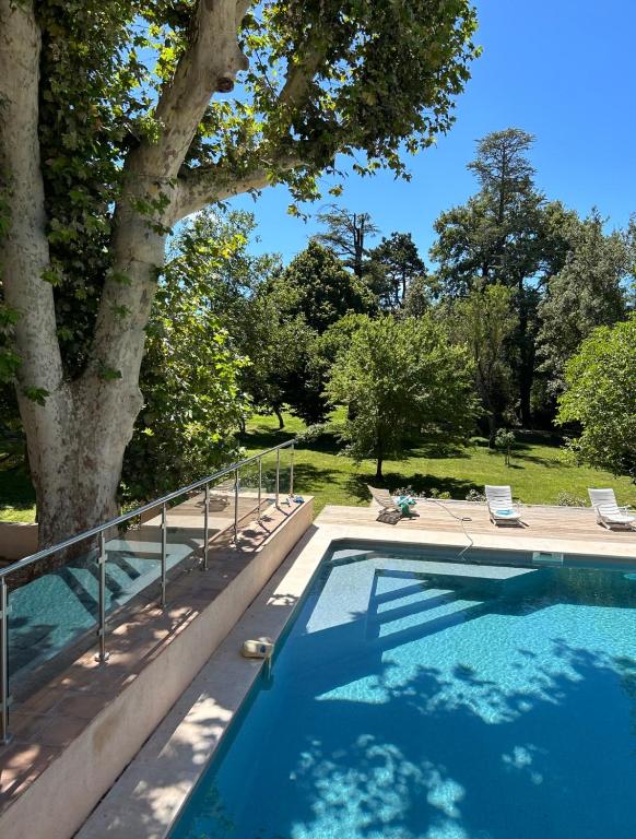 Maison de maître dans les vignes, Trets