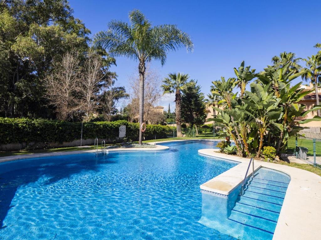 Cubo's Cabopino Beach Marbella Apartment - 4