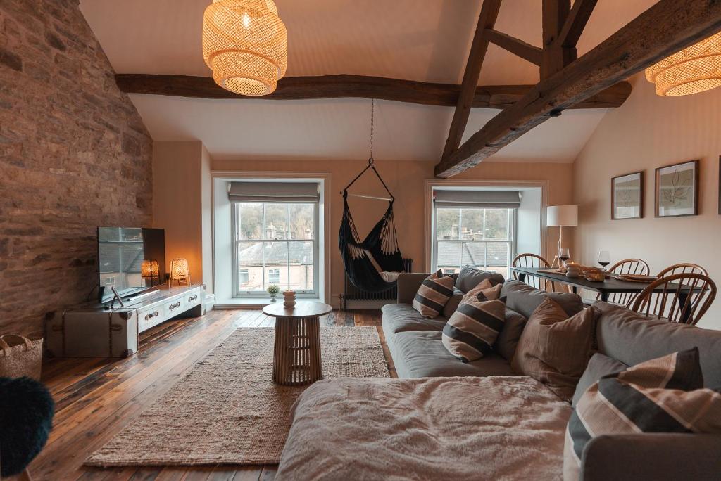 Roger Suite, Whaley Bridge