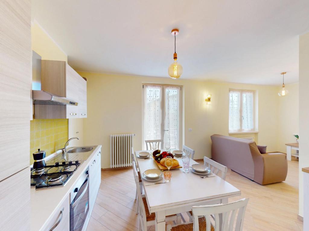 Pinko House free wifi By Bookinggardalake - 3