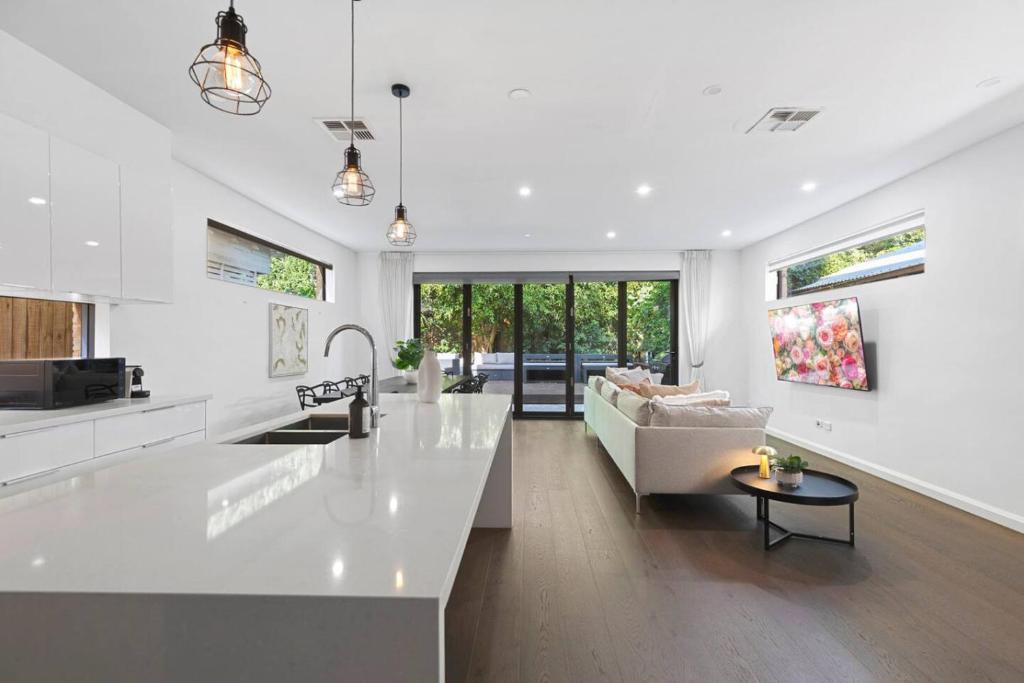 4 BDR Federation Style Home, Sydney