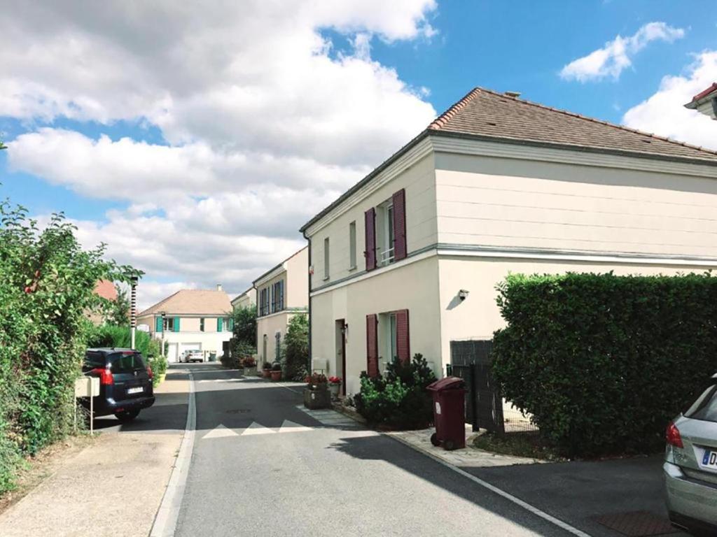 Cozy, Bussy-Saint-Georges