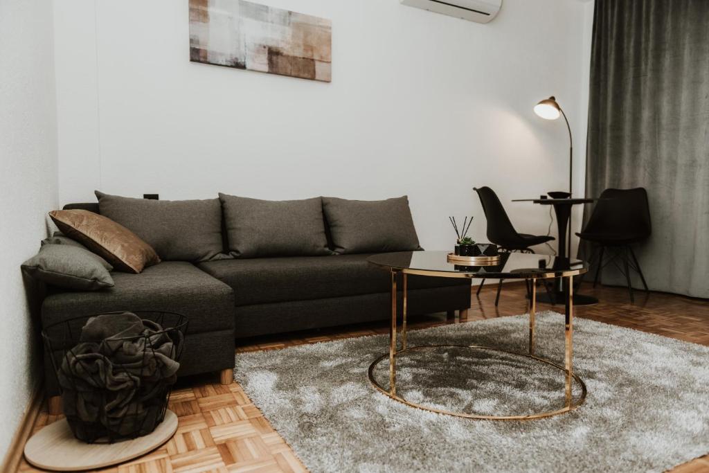 Apartman at 8th - 3