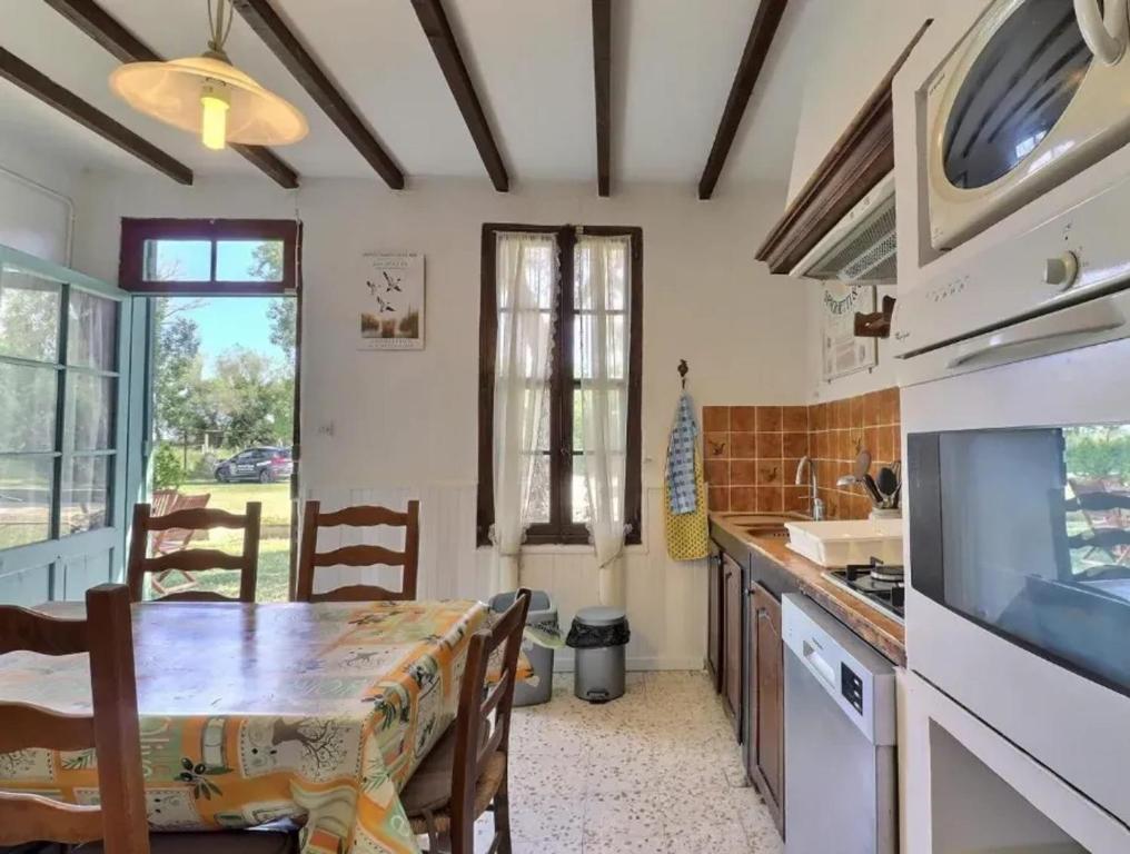 Charmante maison en Camargue avec piscine partagée - 4