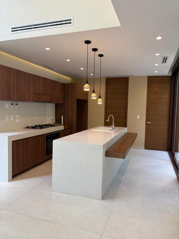 Luxury Exclusive Villa - 2