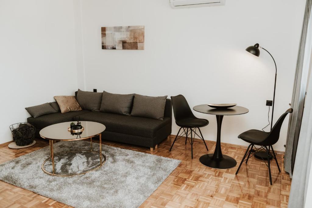 Apartman at 8th - 2