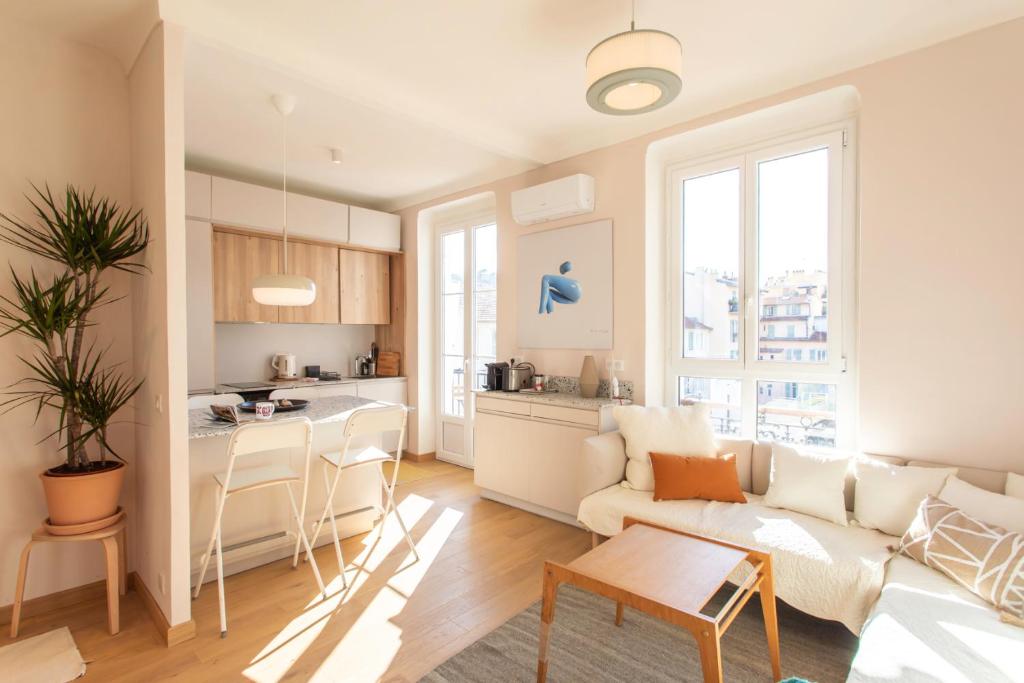 #25 Staywizus - 2BDR Port, 5min from the Old Town Balcony, AC & WIFI - 4