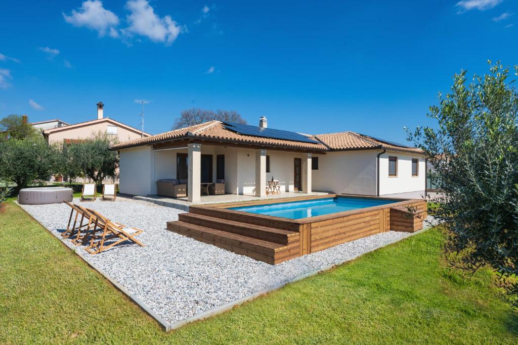 House Mauro, Ližnjan