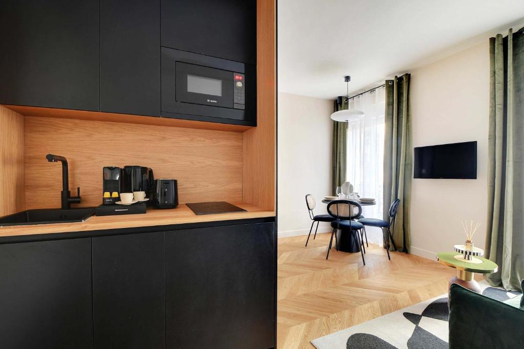 Entire apartment near the Eiffel Tower - 5