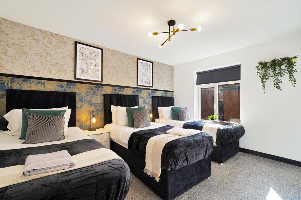 Stylish Yorkshire Apartment - Sleeps 5, Castleford