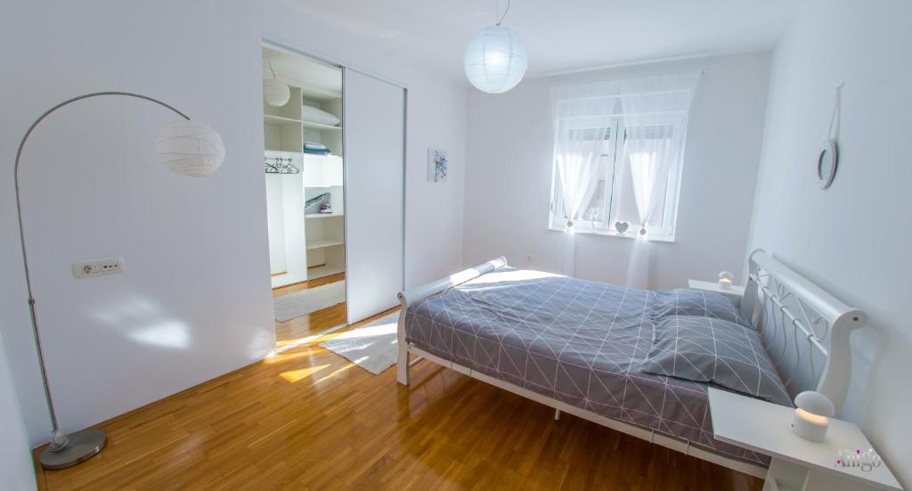 Oasis Luxe Apartment - 3