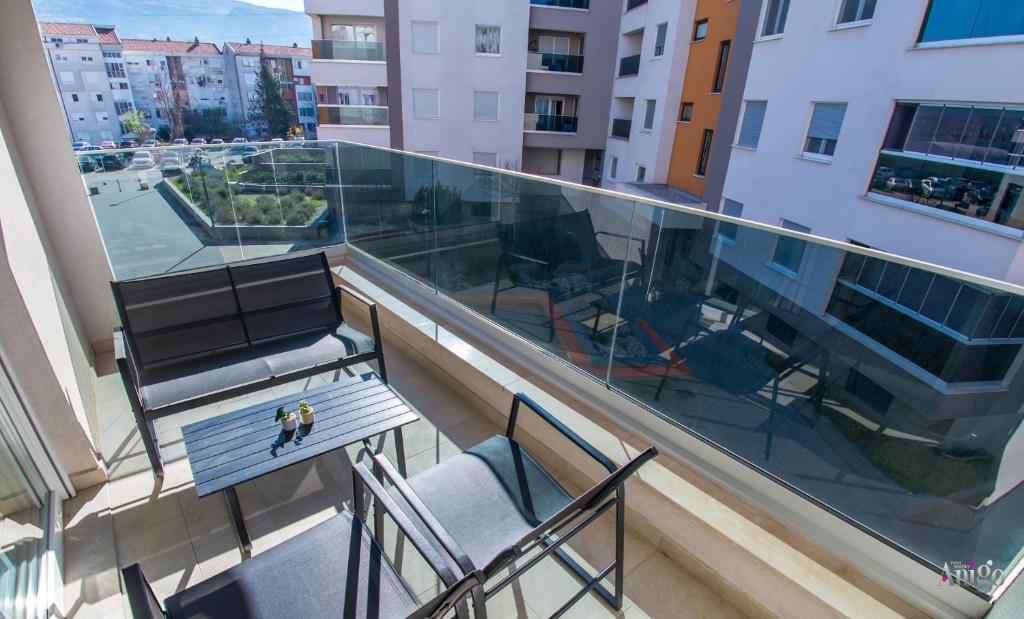 Oasis Luxe Apartment - 4