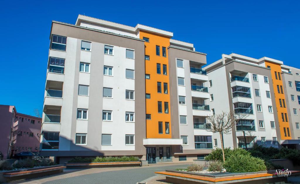 Oasis Luxe Apartment - 5