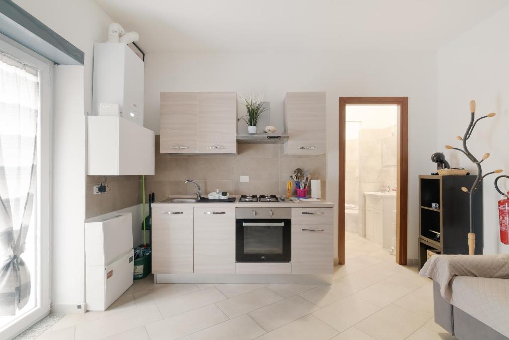 GuestHost - Cozy Ground-Floor Apartment in Affori - 3
