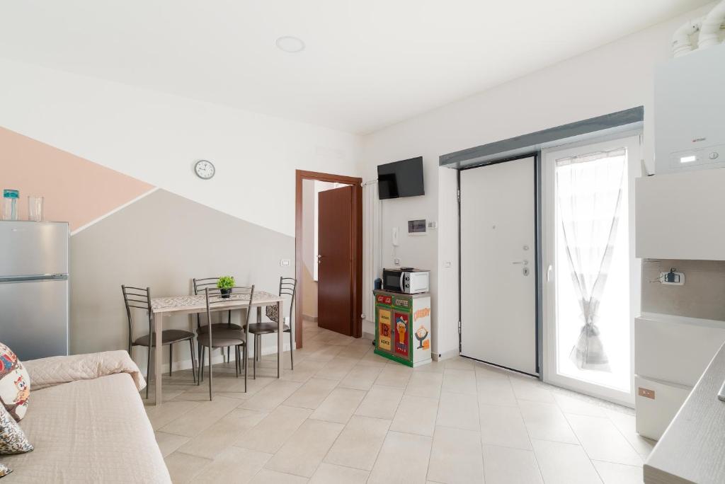 GuestHost - Cozy Ground-Floor Apartment in Affori - 2