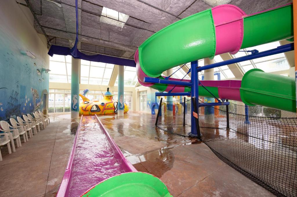 Oceanfront Condo with WaterPark Included in Price, Myrtle Beach