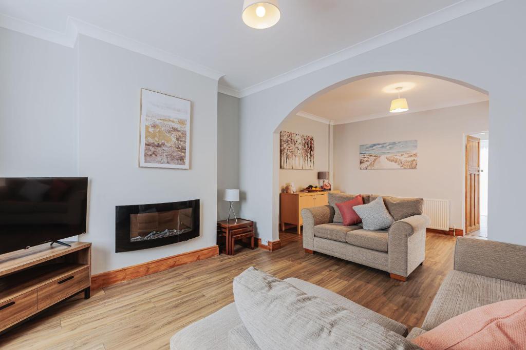 The Broadway, Warrenby