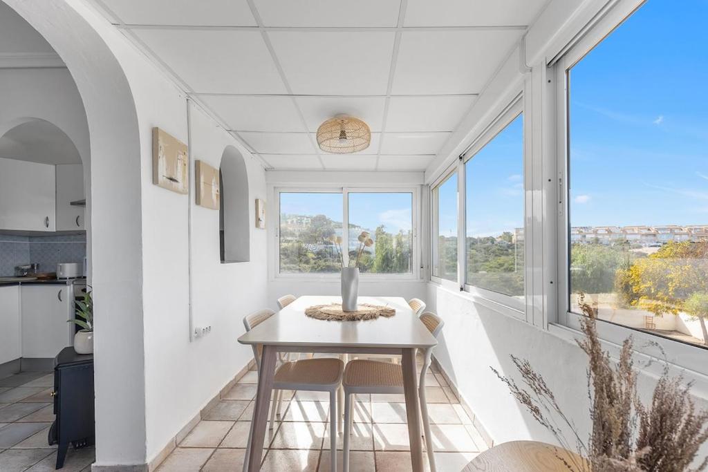 Paradise Retreat with Sea View & AC - 4