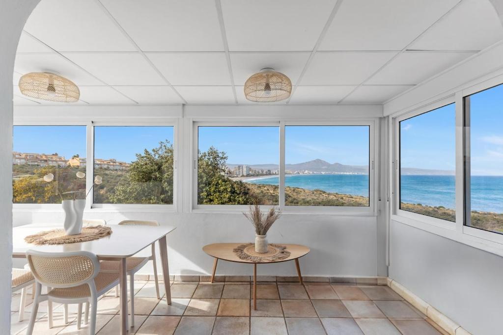 Paradise Retreat with Sea View & AC - 3