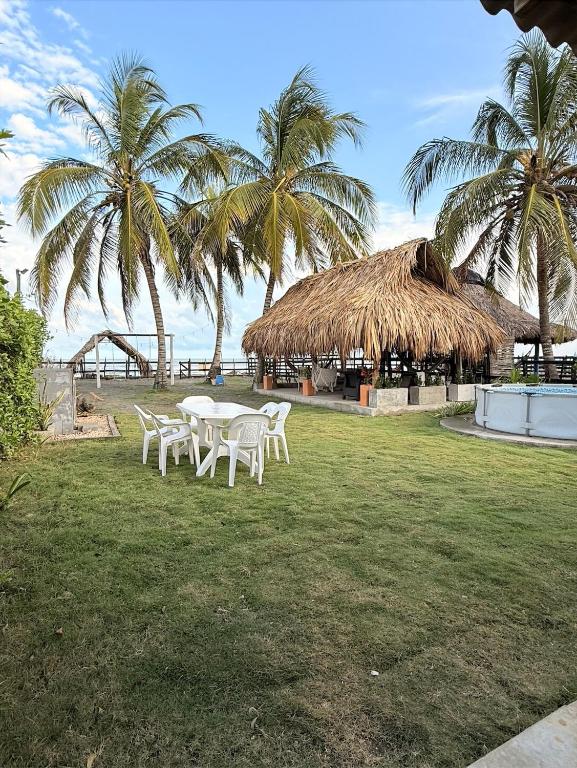 Cabaña Las Tres Palmas in San Bernardo del Viento - 1