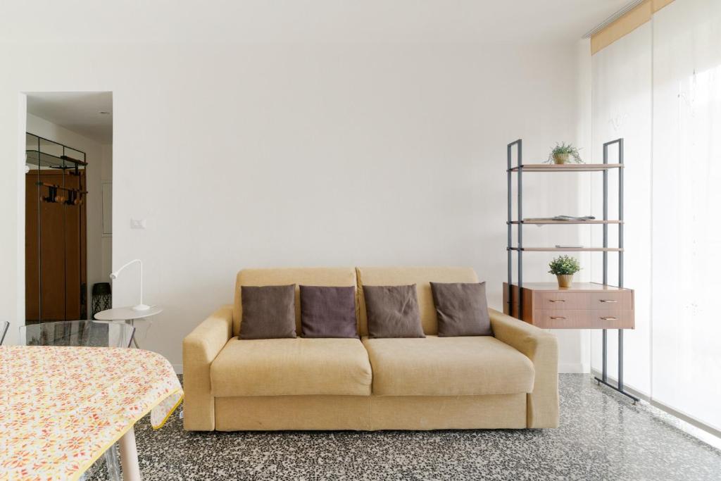 GuestHost - Città Studi Apartment with balcony - 4