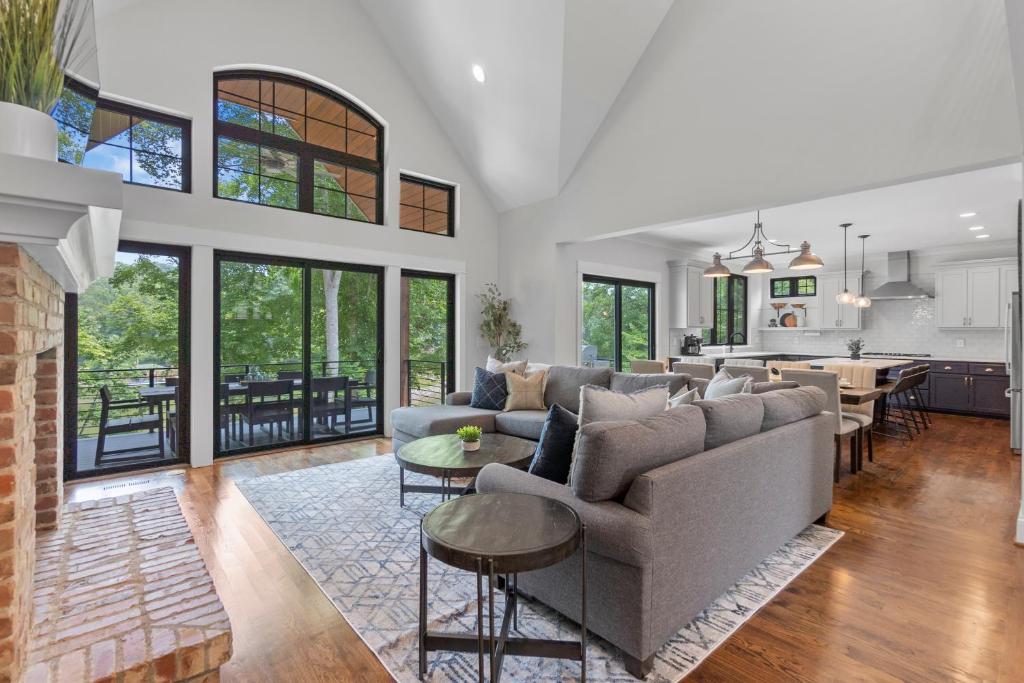 Vibes n Tides, Terrell