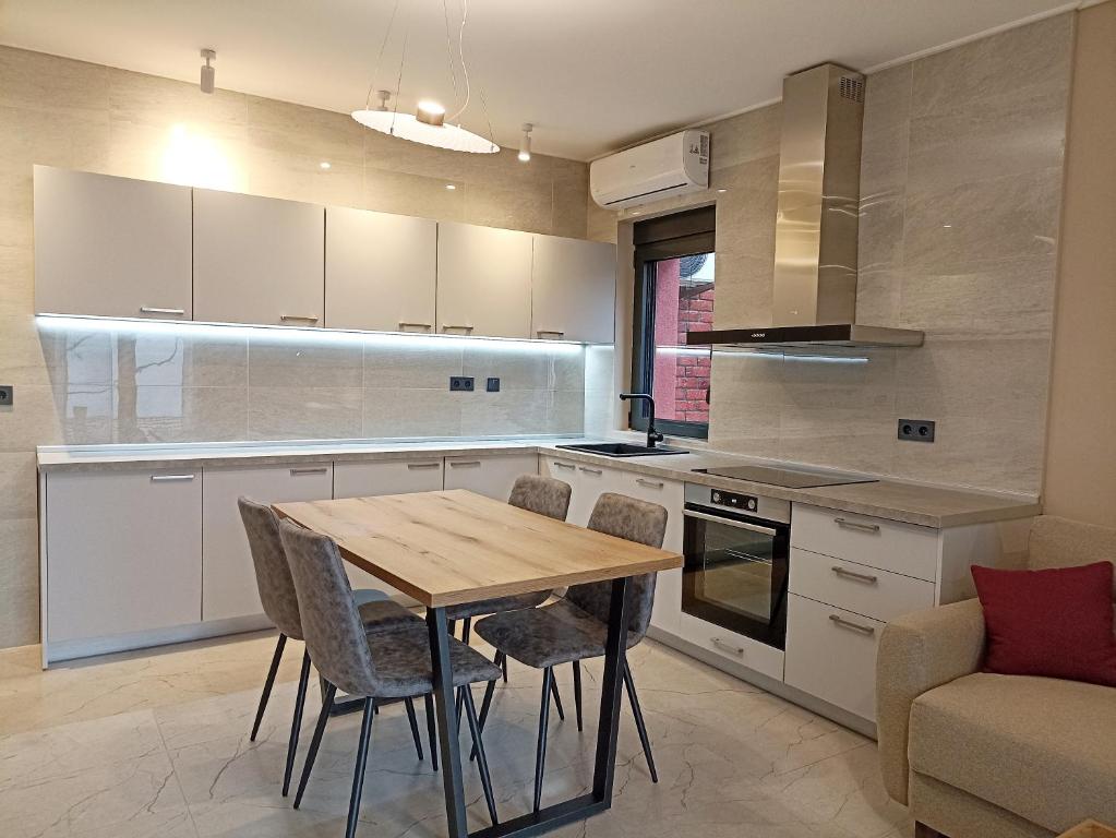 Amazing BayView Apartment Kotor - 2