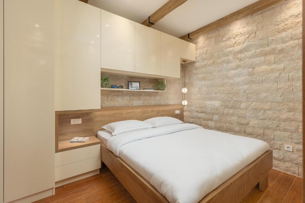 42° North Apartments - 4