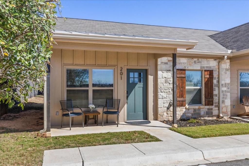 Hill Country Hideout in FBGTX, Fredericksburg